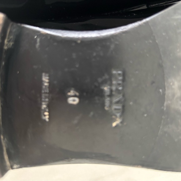 glossy Prada patent leather logo loafers made in Italy - Picture 15 of 16